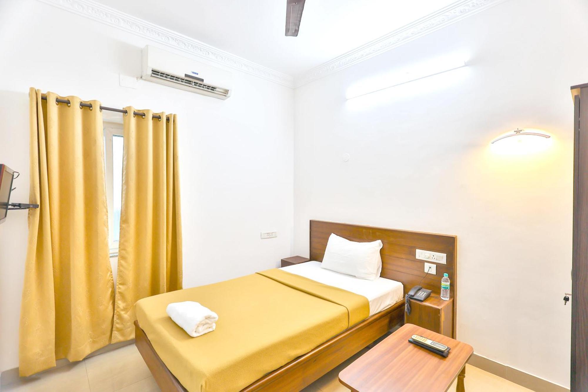 Hotel Golden Bliss Pondicherry Esterno foto
